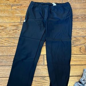 UA WOMANS CROPPED LEGGINGS